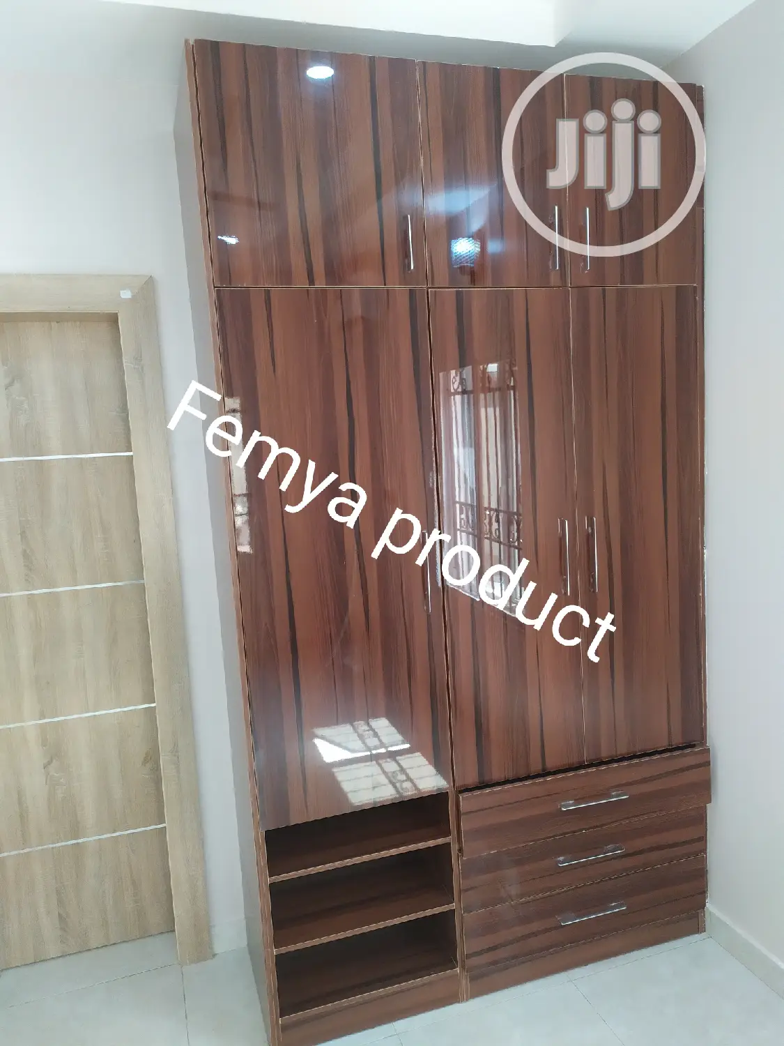Wardrobe and Walk Room