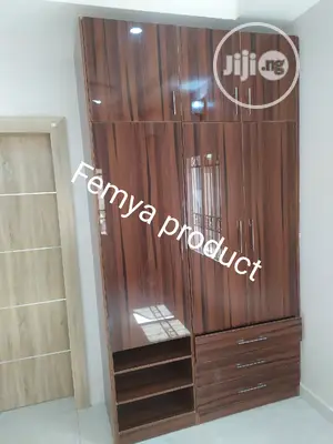 Wardrobe and Walk Room