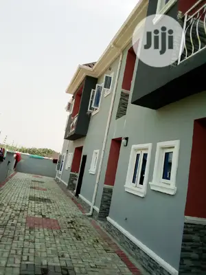 Furnished 1bdrm Block of Flats in Awoyaya By New Roads, Lakowe