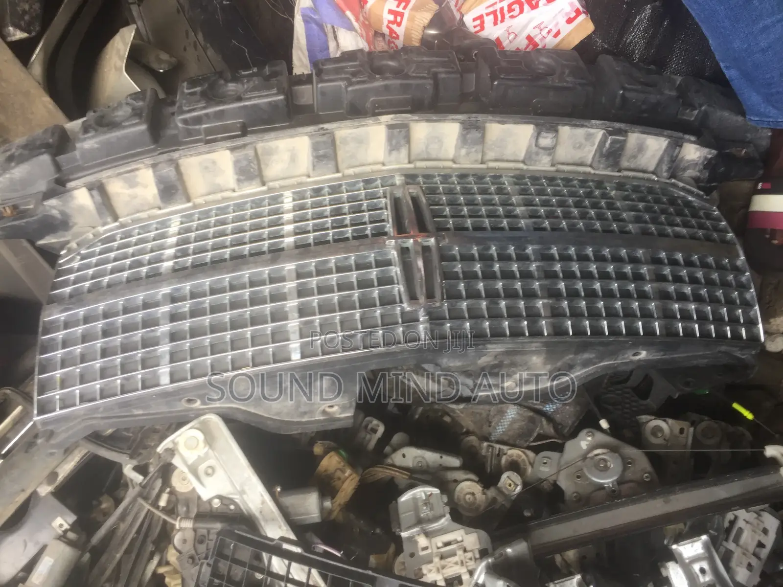 MKZ Front Grille 2009