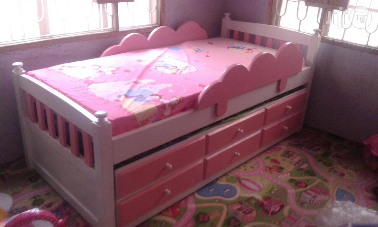 Trundle Bed With Side Guide