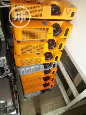 Clean Hitachi Projector