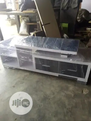 White an Black Plastma Shelves