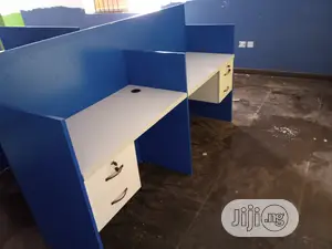 Workstation by Four People