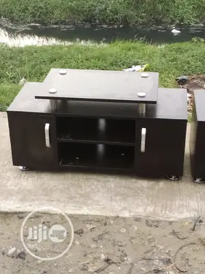3feet Plastma Tv Standing