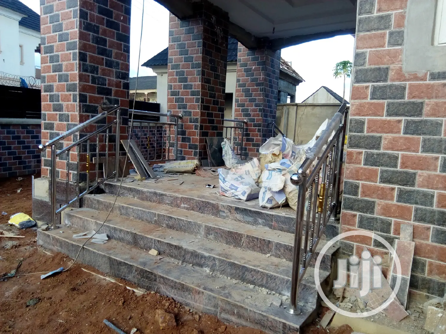 Stainless Handrail With Design Pipes
