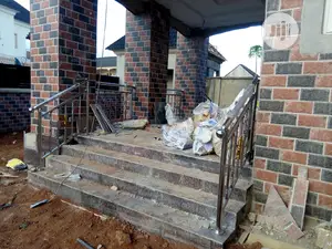 Stainless Handrail With Design Pipes