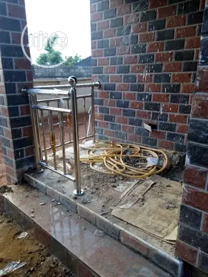 Stainless Handrail With Design Pipes