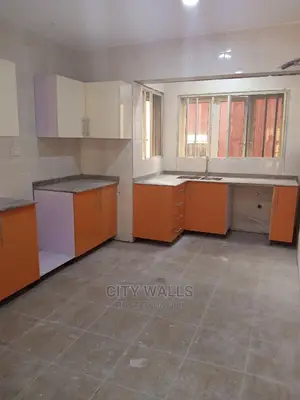 3bdrm Apartment in Osapa london for rent