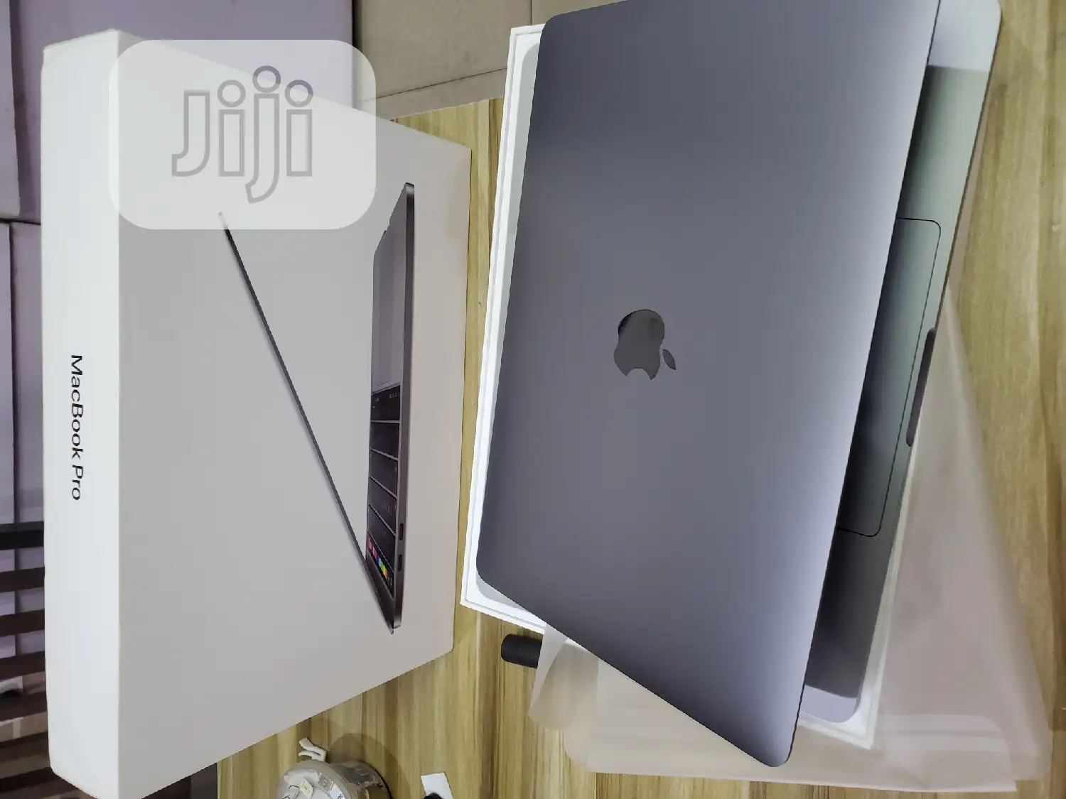 Laptop Apple MacBook Pro 2020 8GB Intel Core I5 SSD 256GB