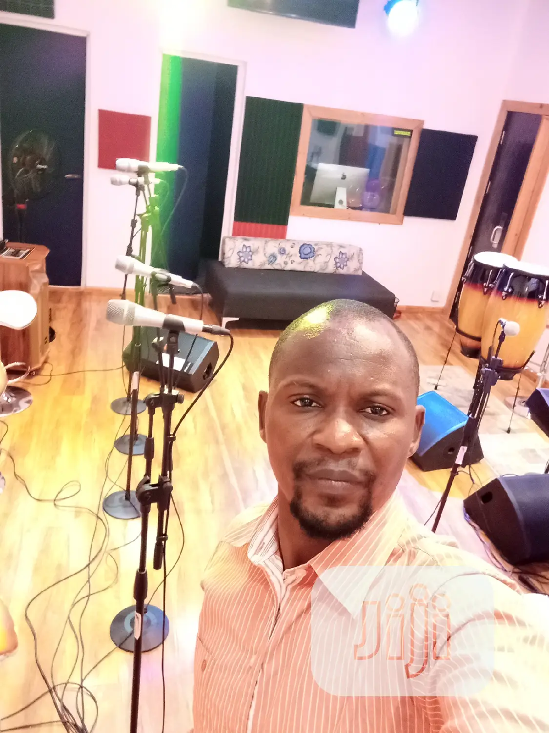 Live Studio Soundproof, Studio Padding