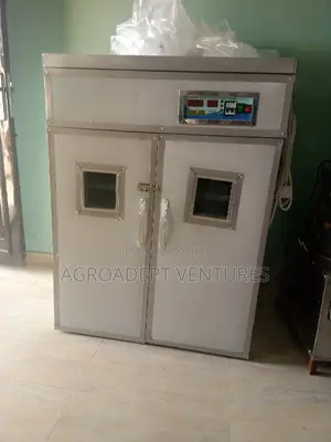 1000 Capacity Automatic Incubator