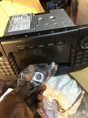 Mercedes- Radio Receiver Cd Player Navigation Oem