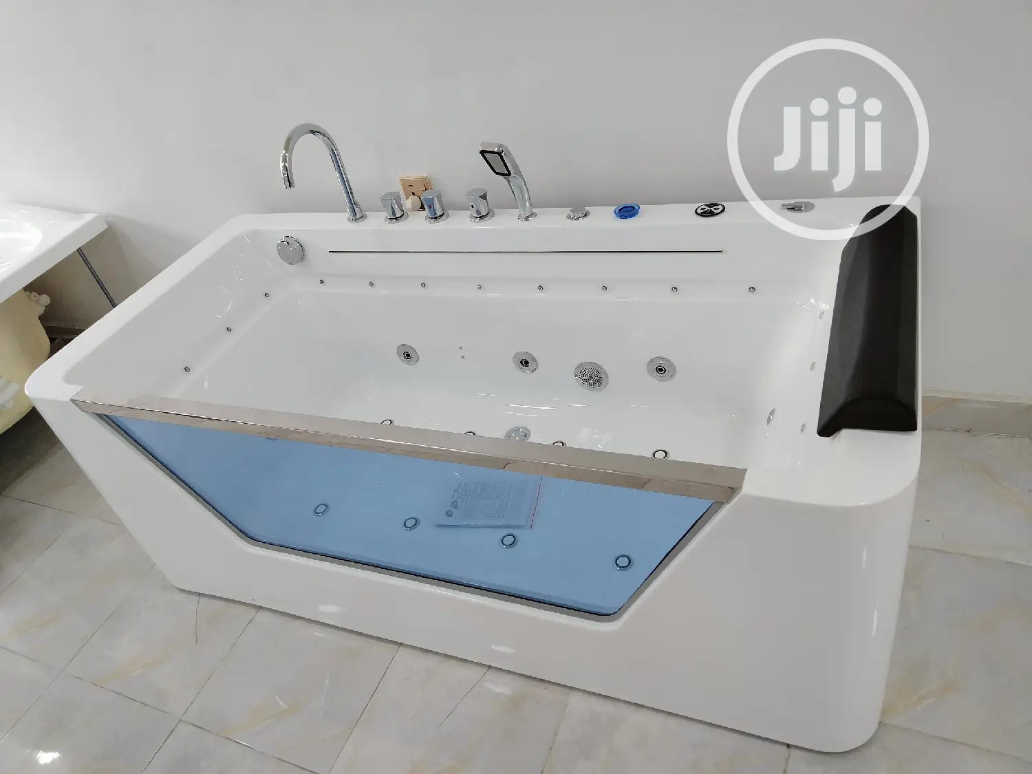 Acrylic Jacuzzi