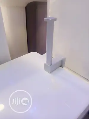 L Shape Tissue Holder
