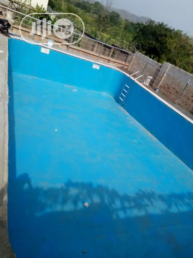 Concrete Swimming Pool Construction