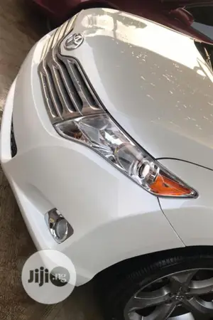 Head Lamp Venza 2010 Model.