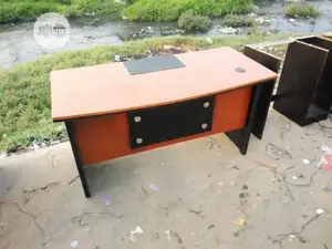 Minimum Executive Table