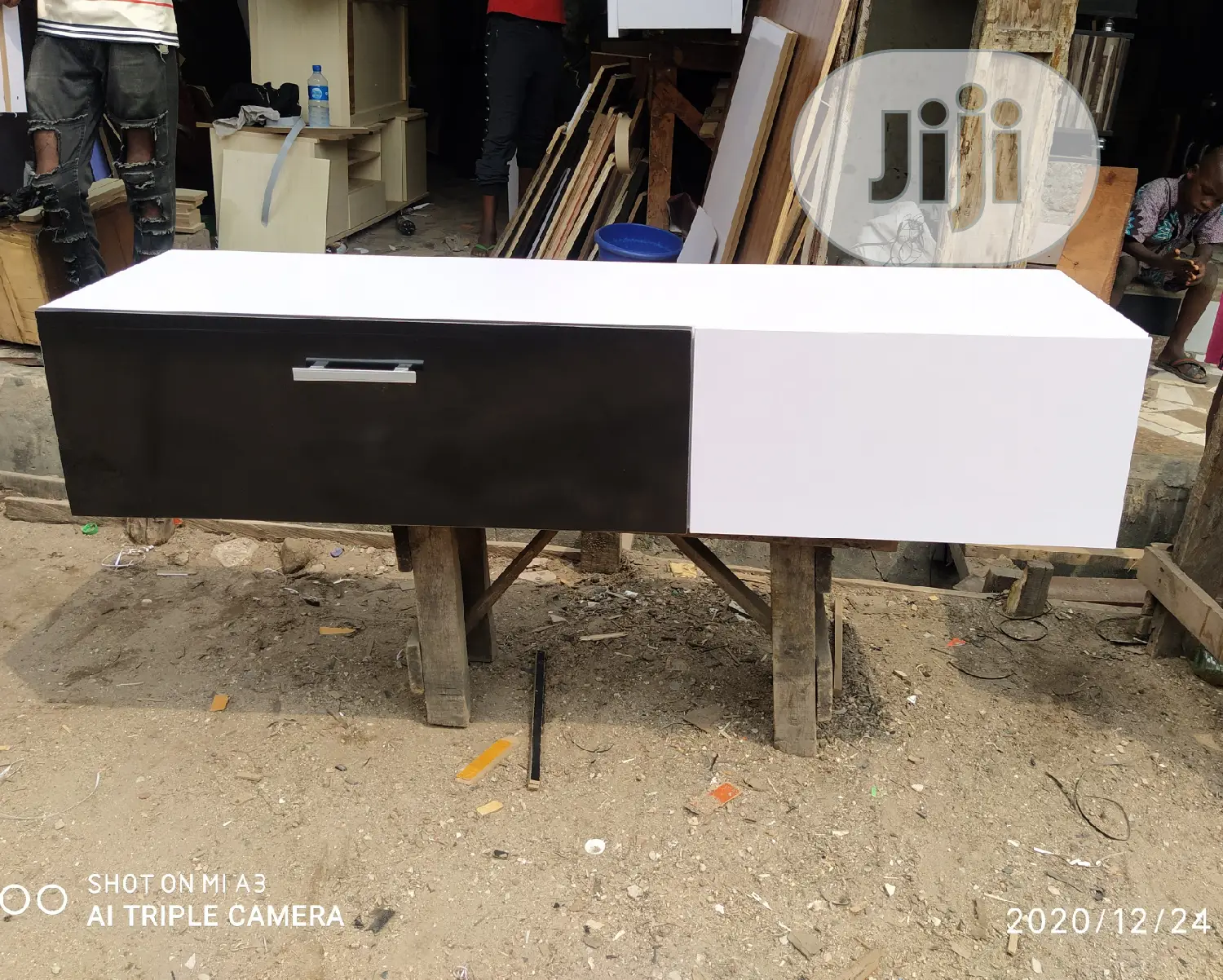 Modern 5ft Tv Console