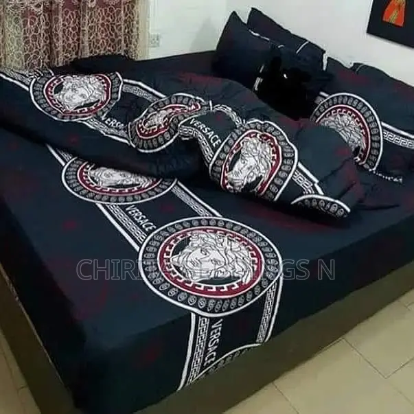 Beautiful Bedspread and 4 Pillow Cases