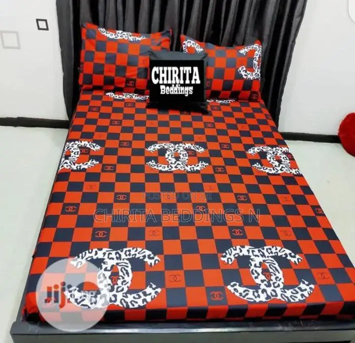 Beautiful Bedspread and 4 Pillow Cases