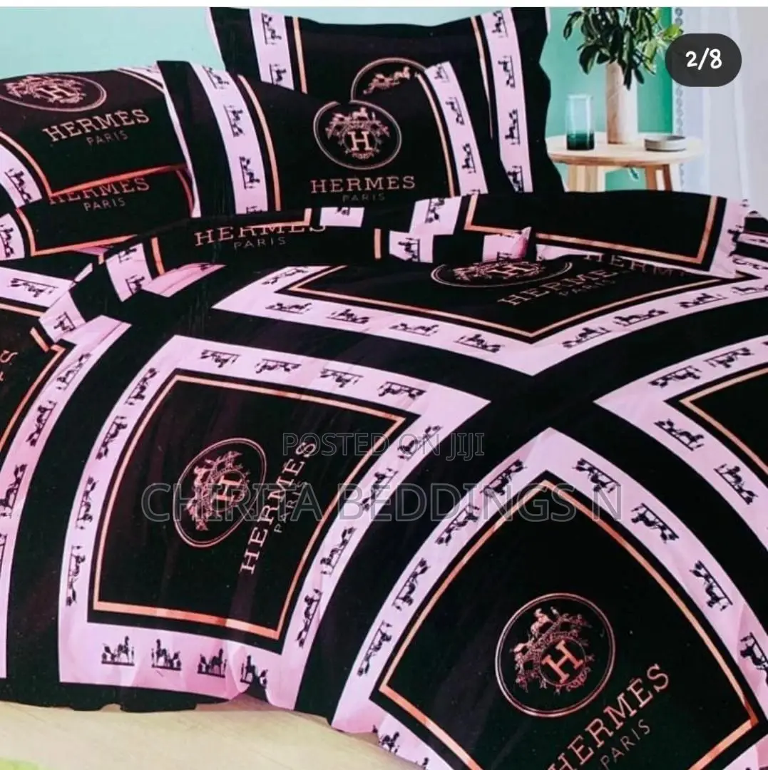 Beautiful Bedspread and 4 Pillow Cases