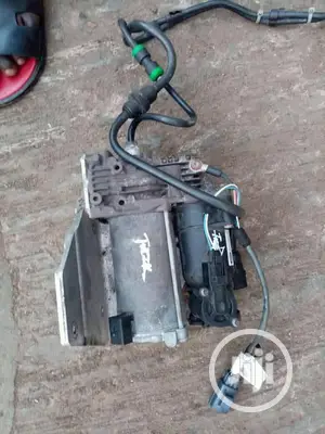 Lifting Balloon Pump for Range Rover Sport 2008 Model