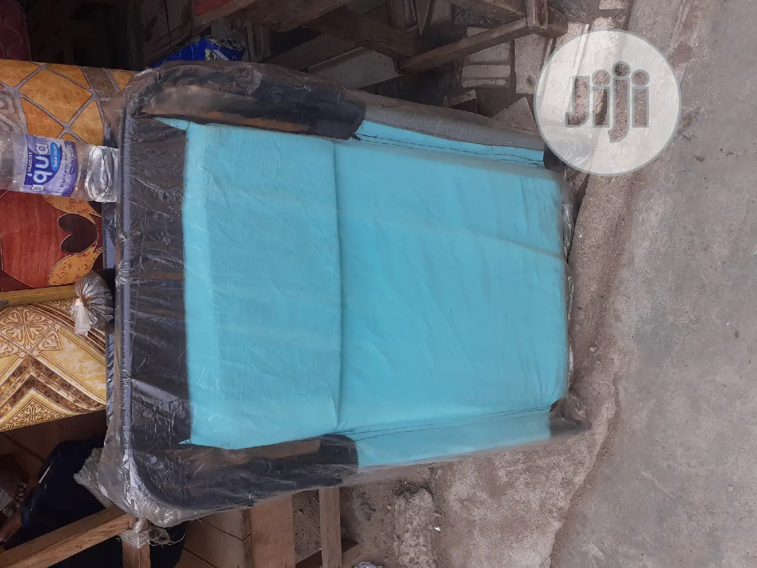Campbed With Adjustable Headrest