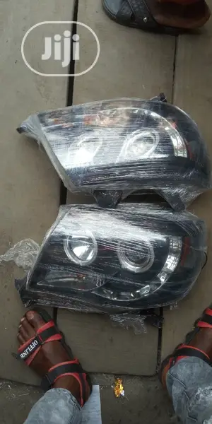 Head Lamp for Toyota Tacoma 2010 Yahoo Model Set