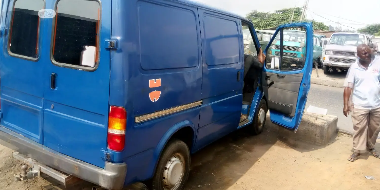 Ford Transit 2002 Blue