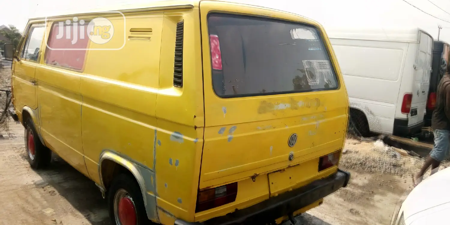 Volkswagen Transporter 1999 Yellow