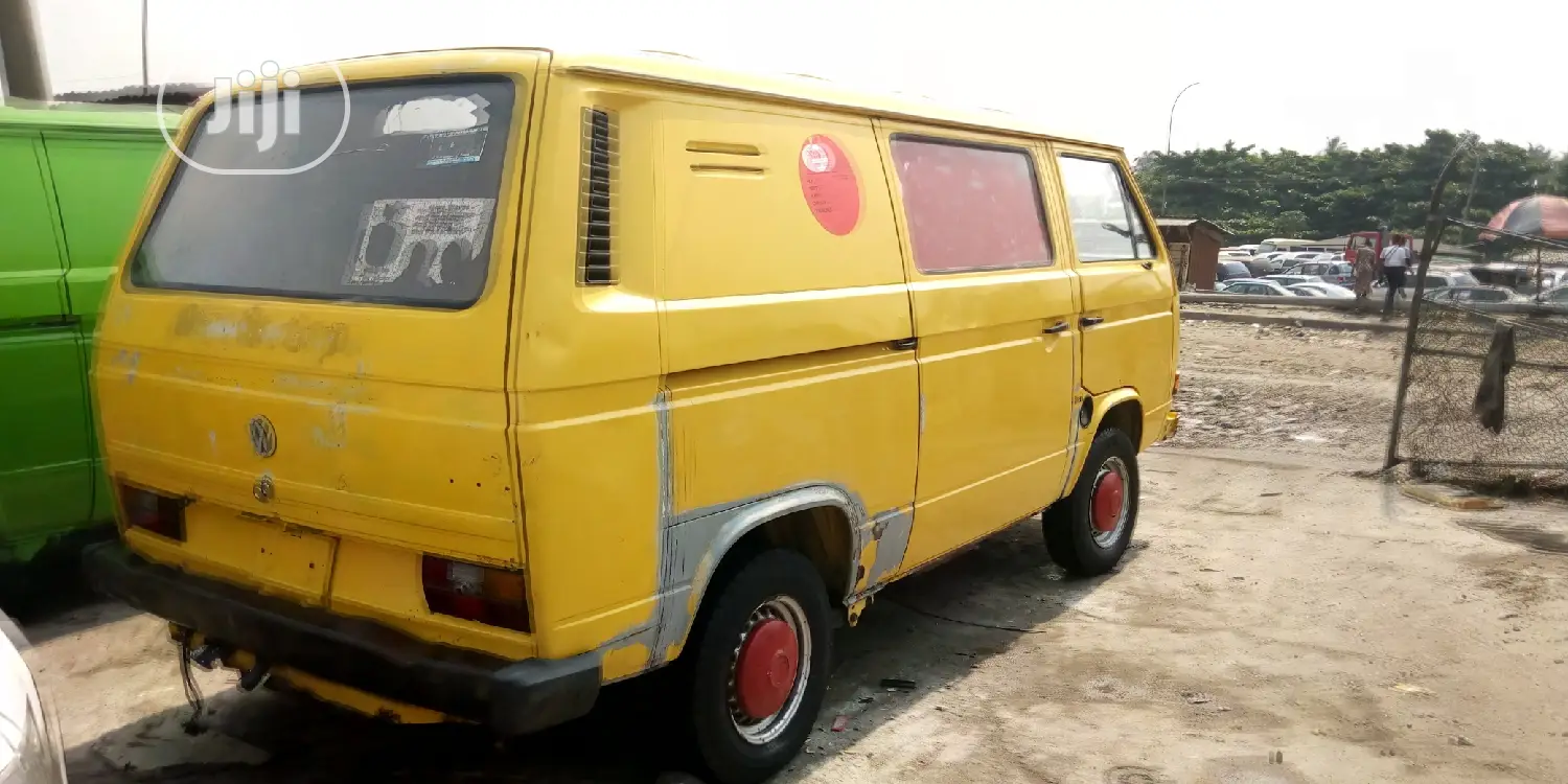 Volkswagen Transporter 1999 Yellow