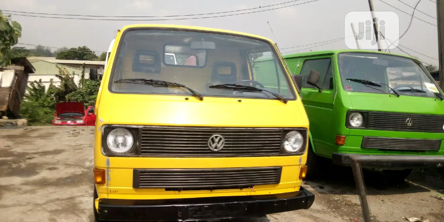 Volkswagen Transporter 1999 Yellow