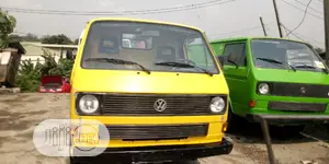 Volkswagen Transporter 1999 Yellow