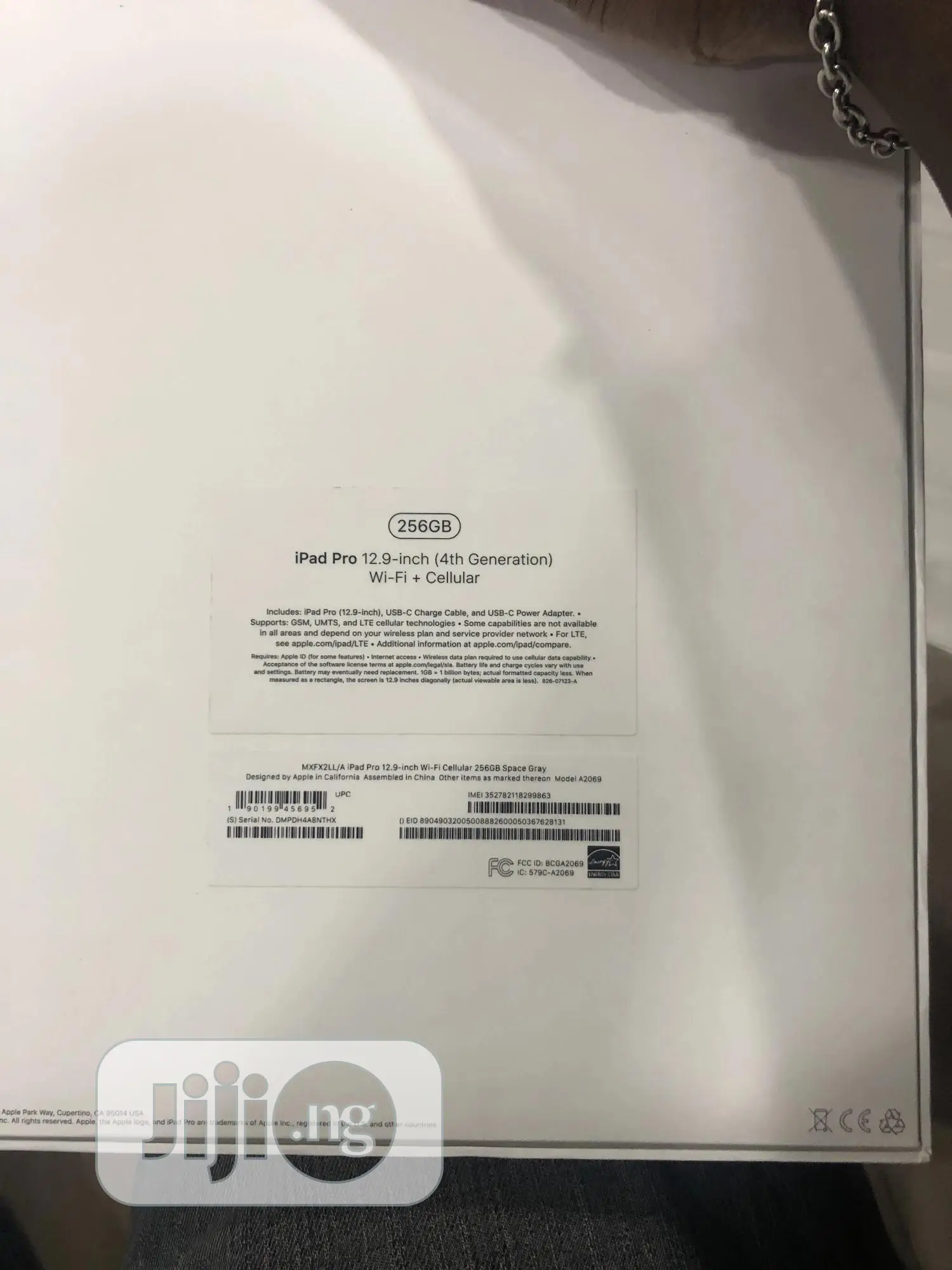 New Apple iPad Pro 12.9 (2020) 256 GB