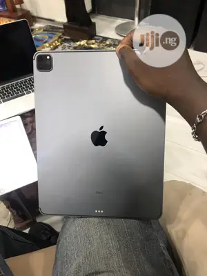 New Apple iPad Pro 12.9 (2020) 256 GB