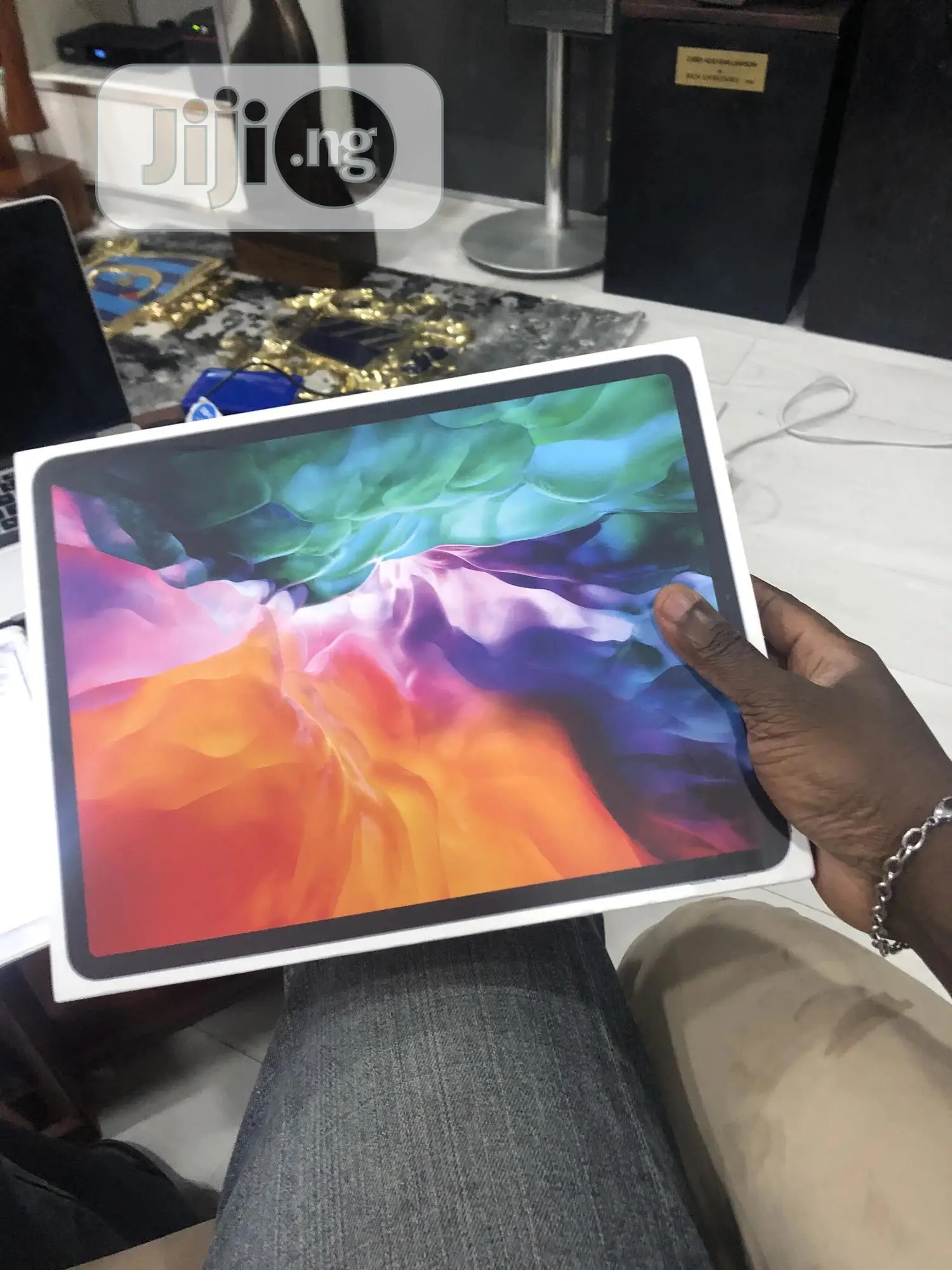 New Apple iPad Pro 12.9 (2020) 256 GB
