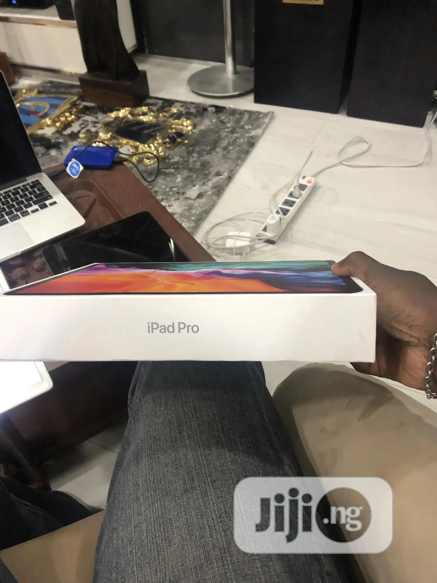 New Apple iPad Pro 12.9 (2020) 256 GB