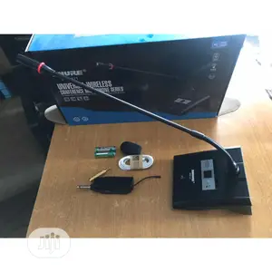 Professional Rechargeable Wireless Conference Desktop Mic