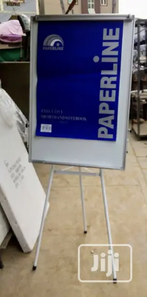 Flip Chart Board (70cm X 100cm) Tripod