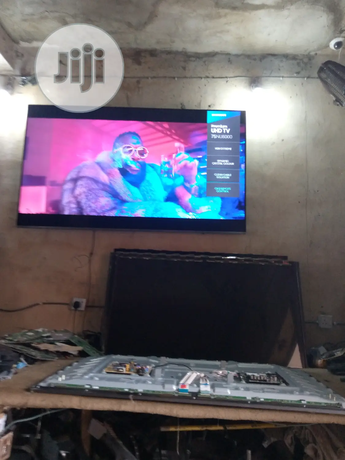 Specialist On Large TV