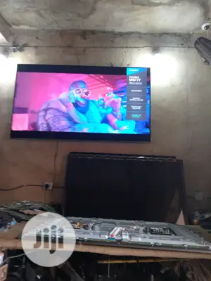 Specialist On Large TV