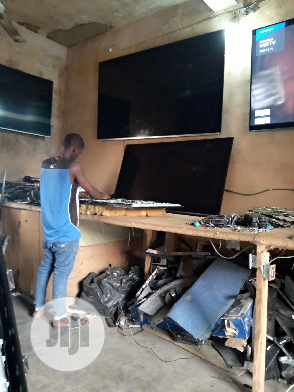 Specialist On Large TV