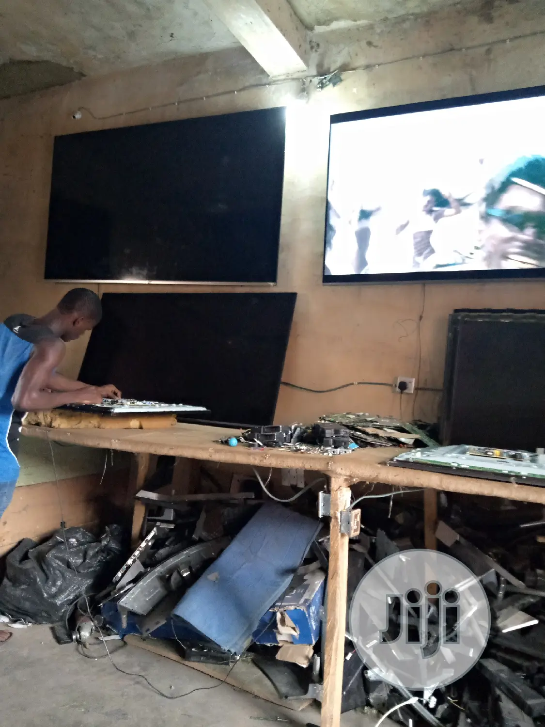 Specialist On Large TV