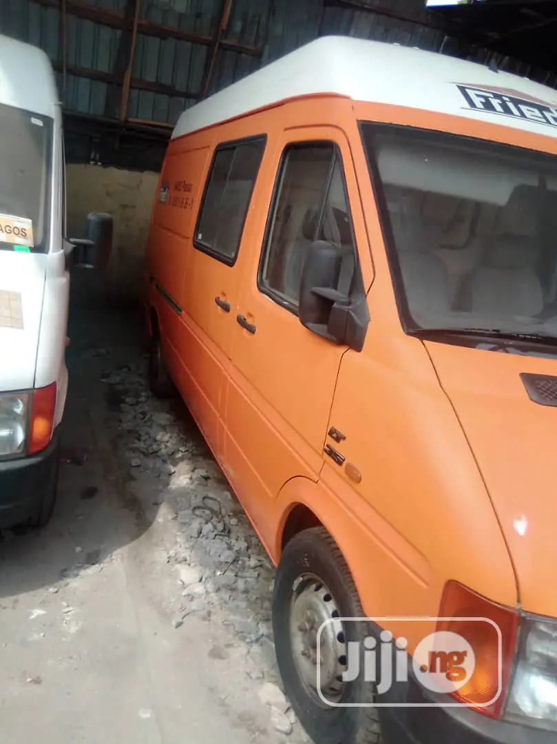 Volkswagen LT 2005 Orange