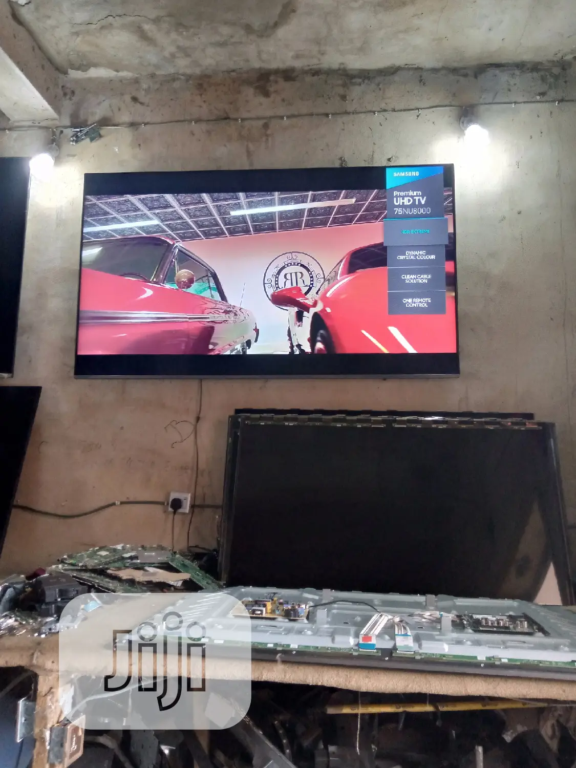 Specialist On Large TV