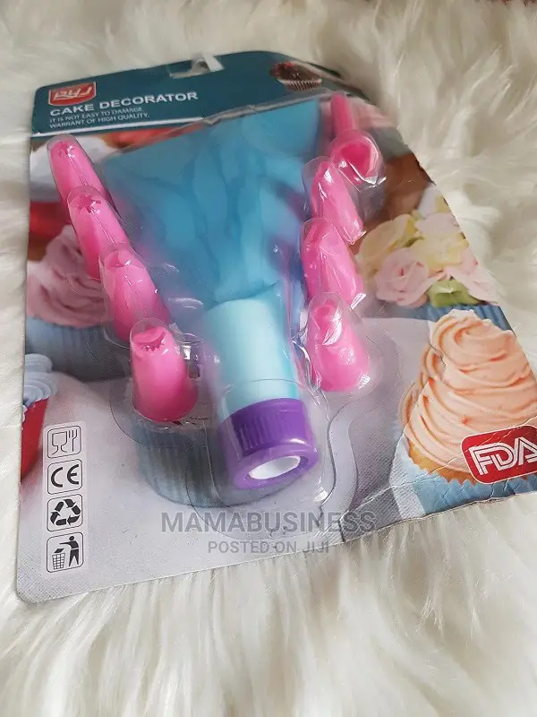 8pcs Plastic Cake Decorator Tool Set Icing Pipping Nozzles