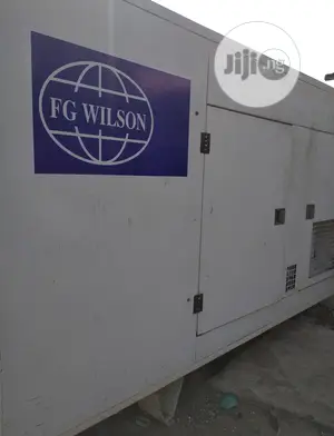250kva U.K Manual Used Fgwilson Perkins Soundproof Generator