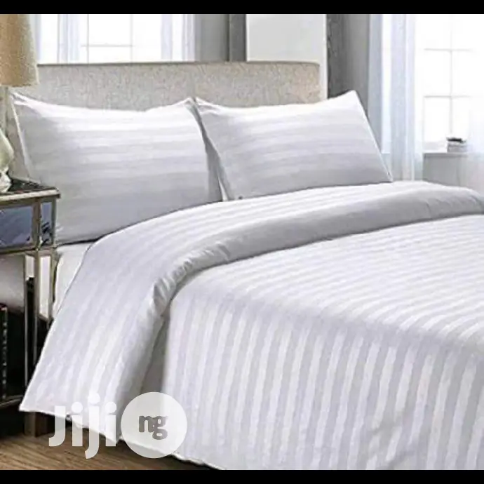 Luxurious White Striped Bedding Set