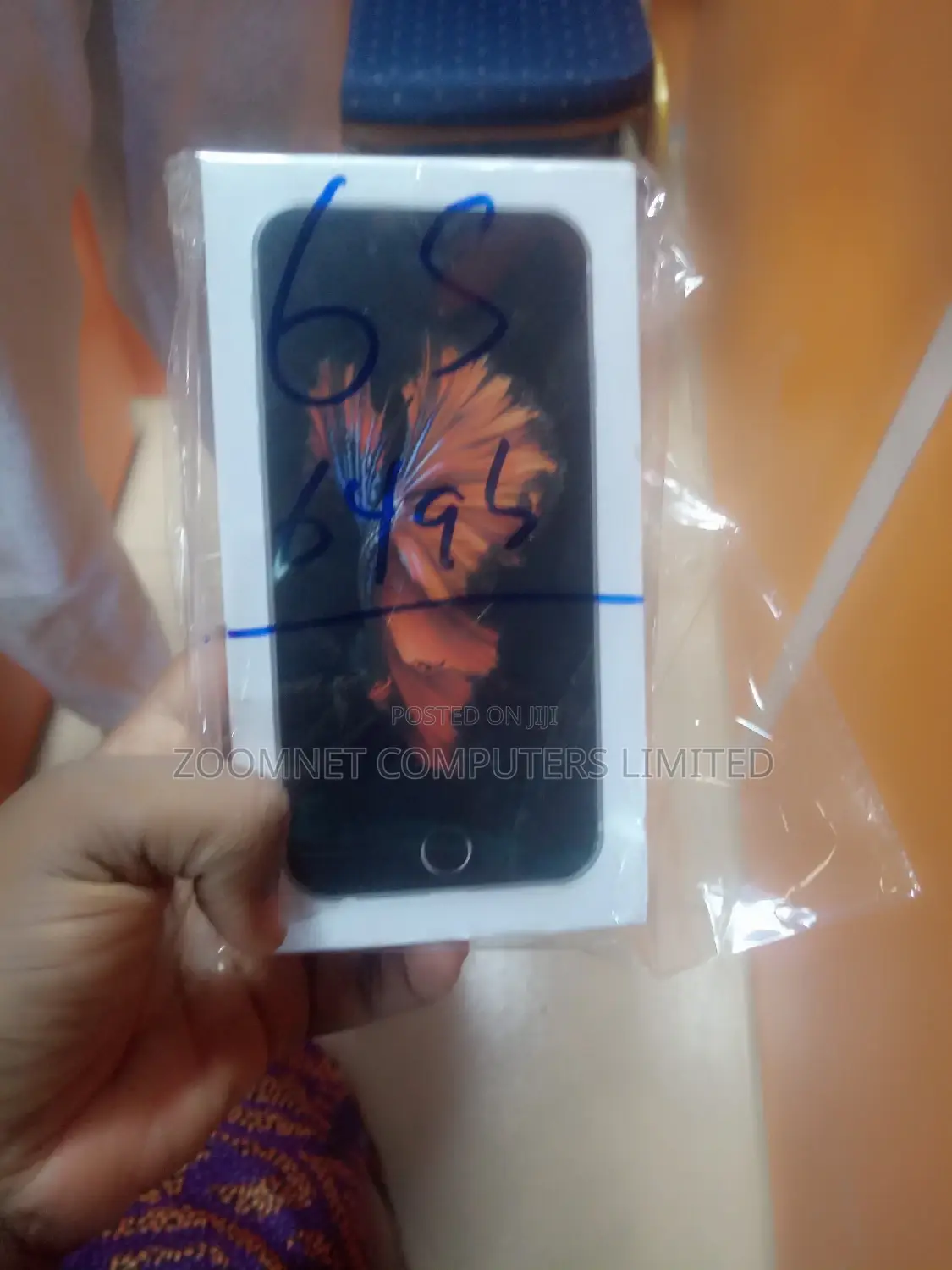New Apple iPhone 6s 64 GB Yellow